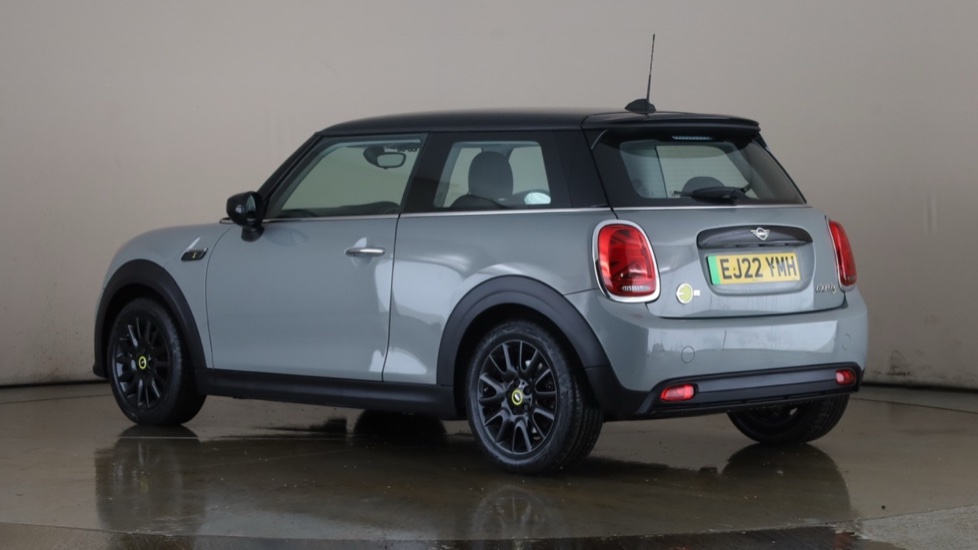 MINI HATCHBACK Image 3