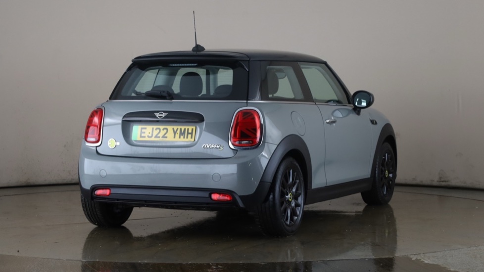 MINI HATCHBACK Image 5