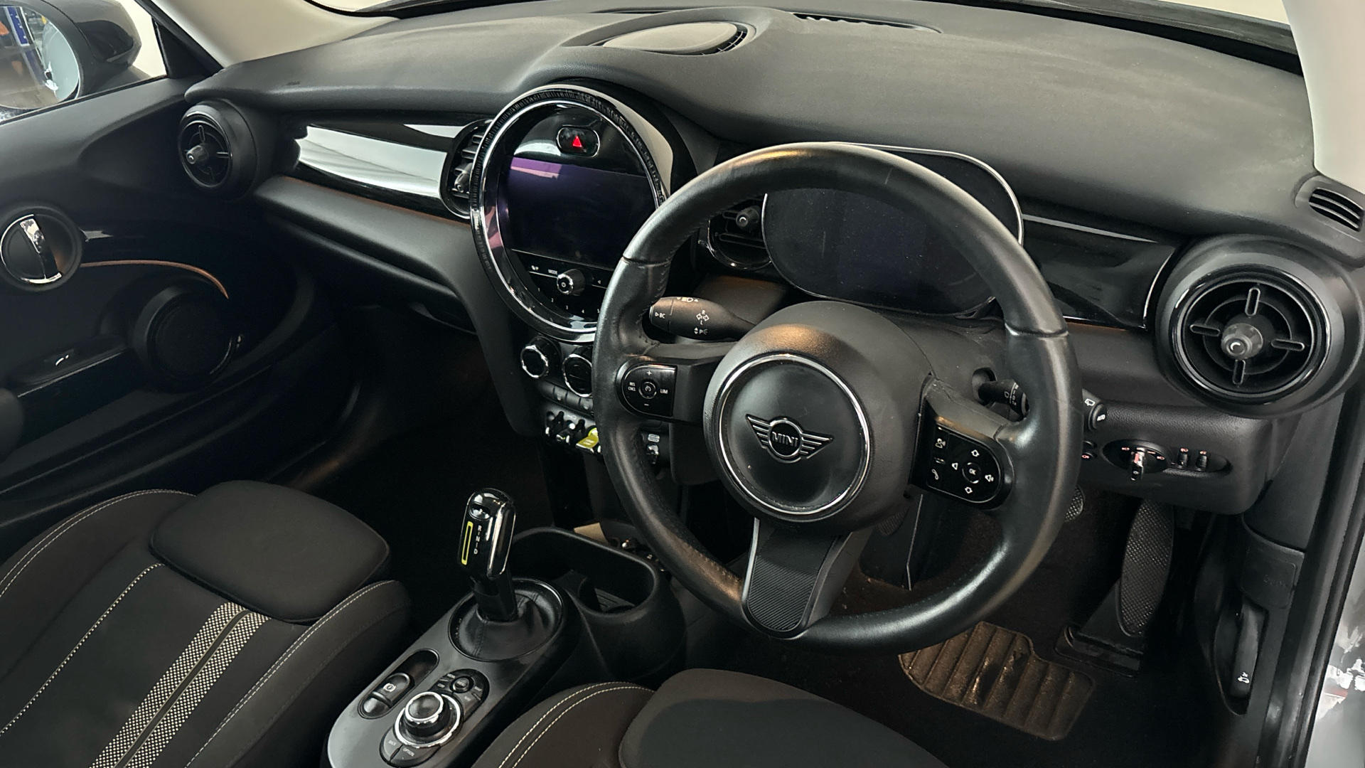 4060166 135kW Cooper S Level 1 33kWh 3dr Auto