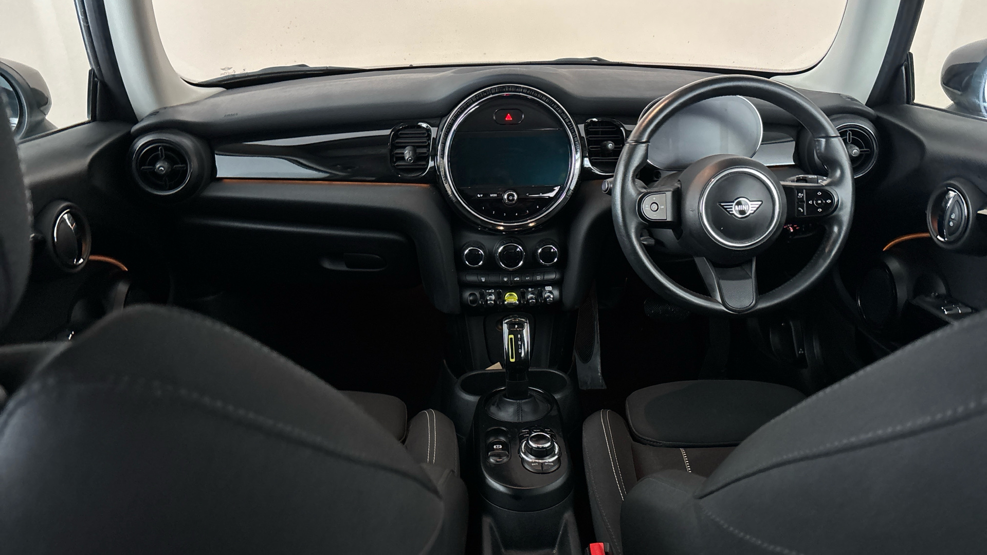 4060166 135kW Cooper S Level 1 33kWh 3dr Auto