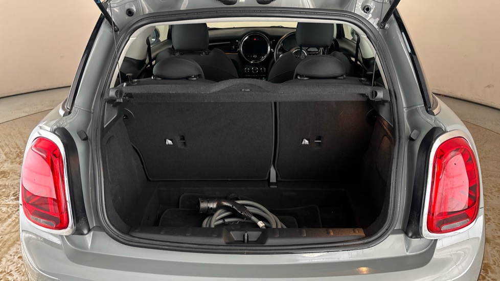 MINI HATCHBACK Image 15