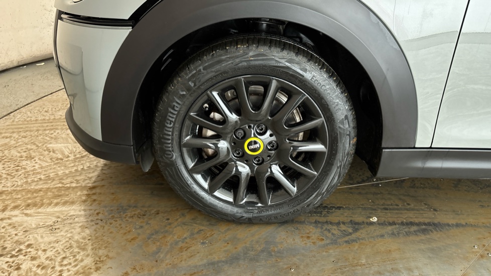 MINI HATCHBACK Image 17