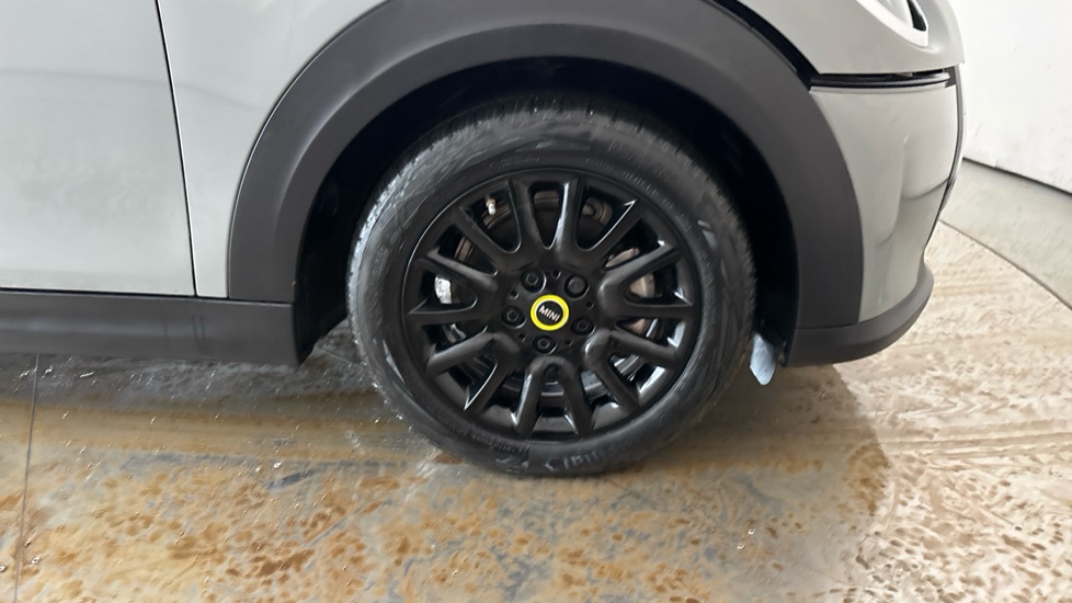 MINI HATCHBACK Image 20