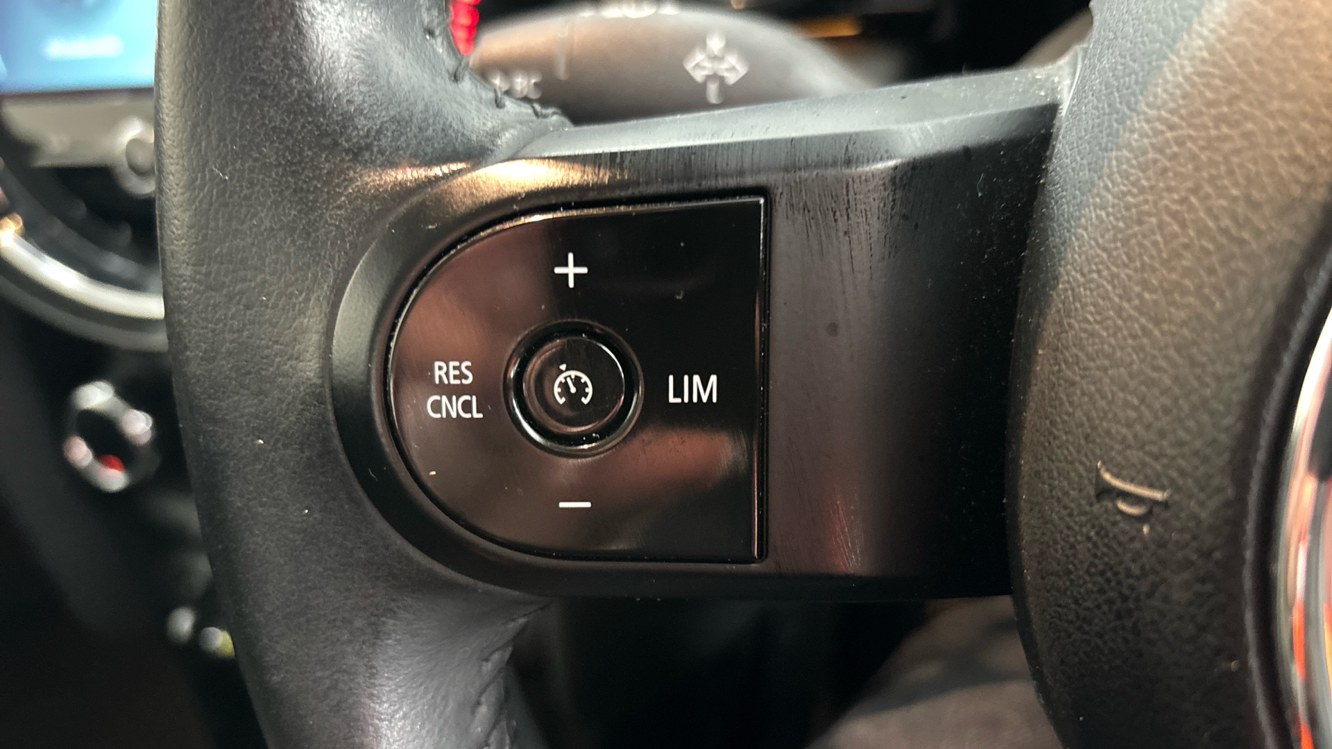 4060166 135kW Cooper S Level 1 33kWh 3dr Auto