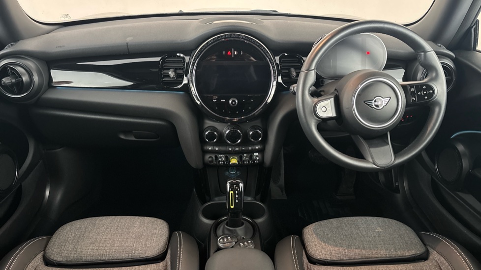 MINI HATCHBACK Image 11