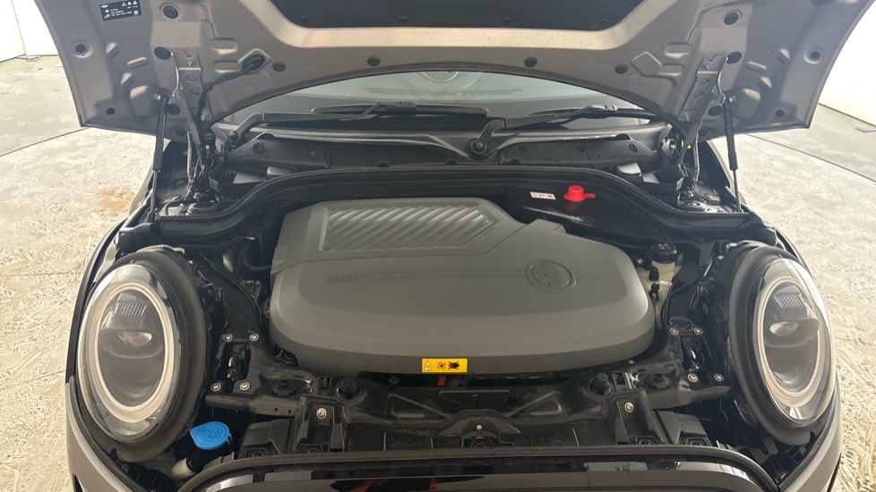 MINI HATCHBACK Image 16