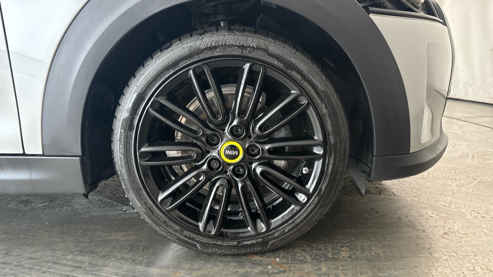 MINI HATCHBACK Image 20