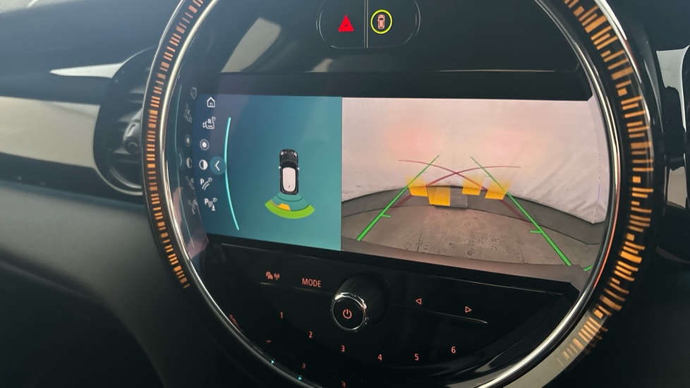 MINI HATCHBACK reverse camera