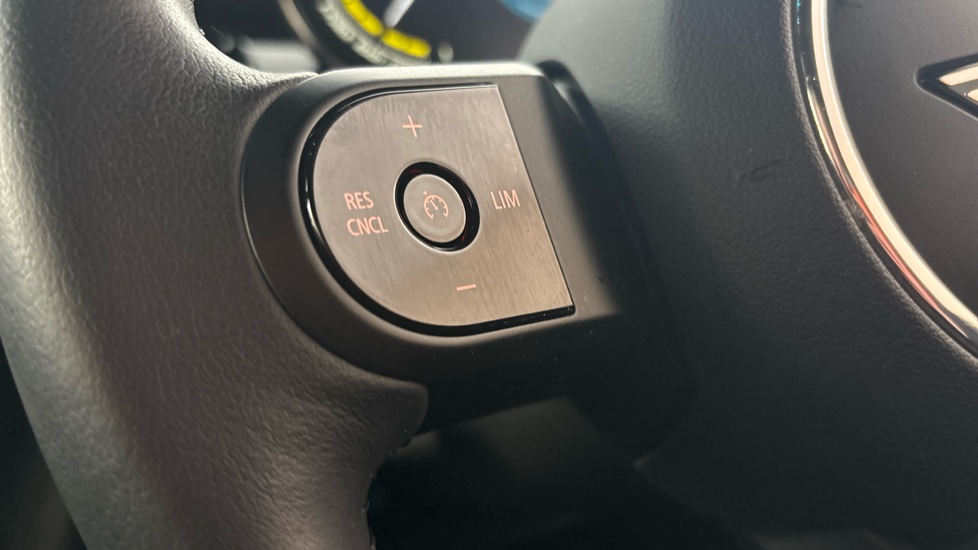 MINI HATCHBACK cruise control
