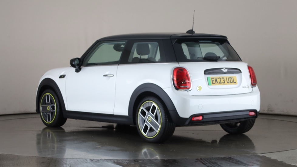 MINI HATCHBACK Image 3