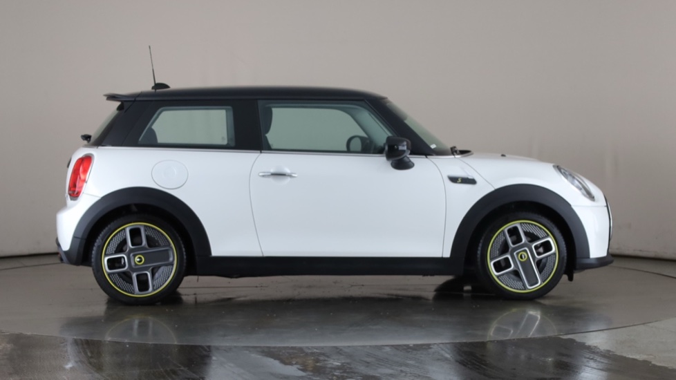 MINI HATCHBACK Image 6