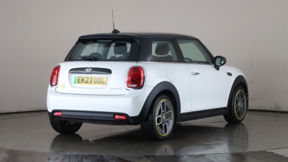 MINI HATCHBACK Image 5