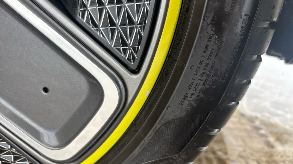 MINI HATCHBACK Chips