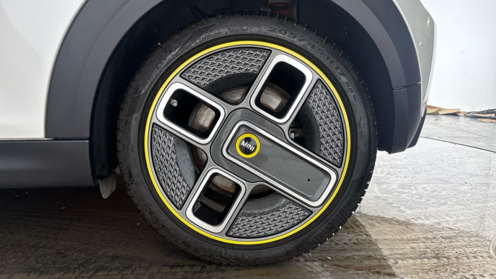 MINI HATCHBACK Image 18