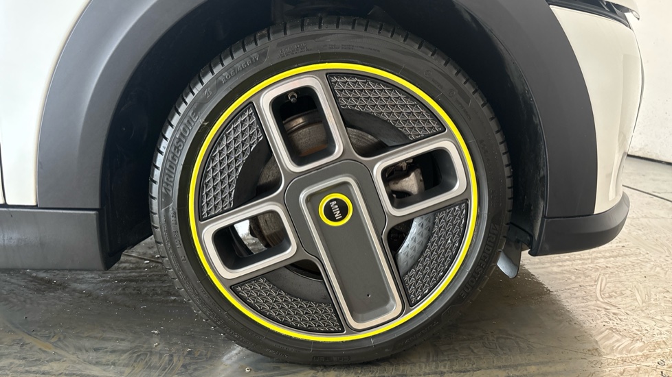 MINI HATCHBACK Image 20
