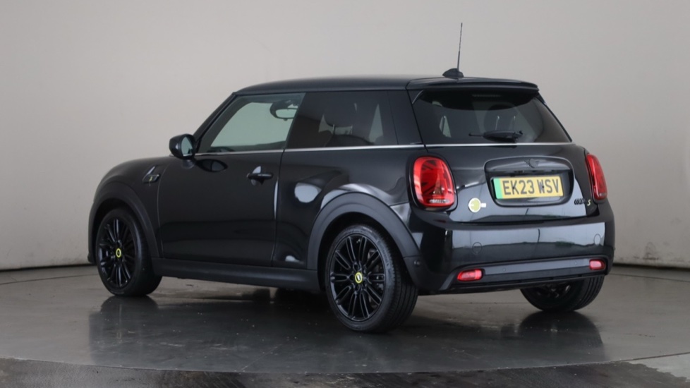 MINI HATCHBACK Image 3