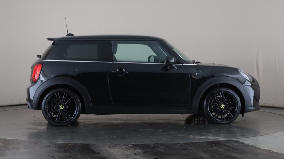 MINI HATCHBACK Image 6