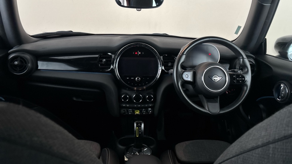 MINI HATCHBACK Image 11