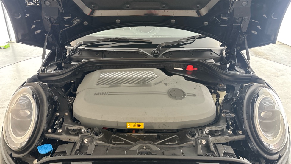 MINI HATCHBACK Image 16