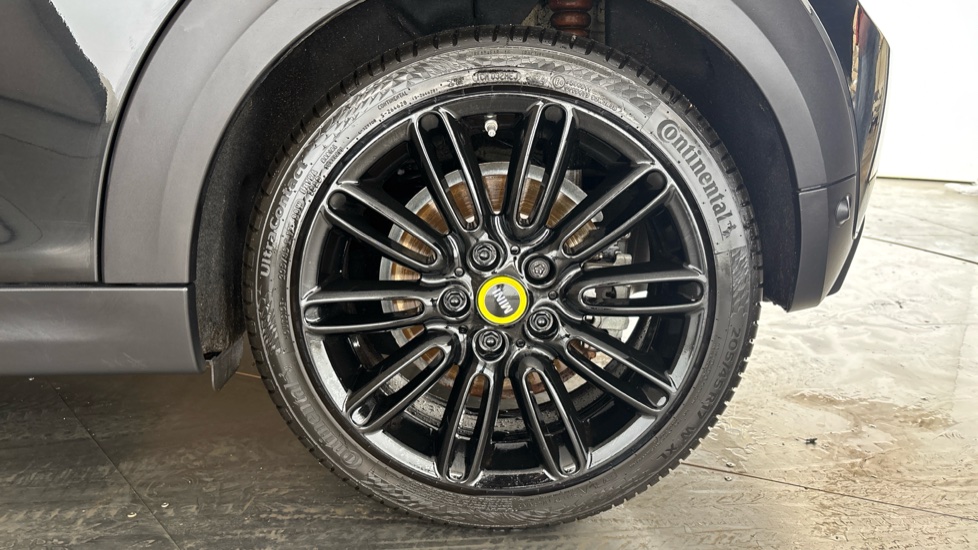 MINI HATCHBACK Image 18