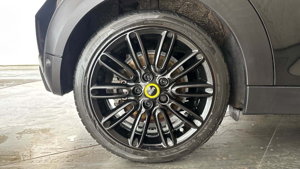 MINI HATCHBACK Image 19