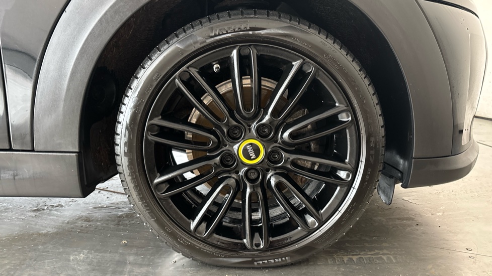 MINI HATCHBACK Image 20
