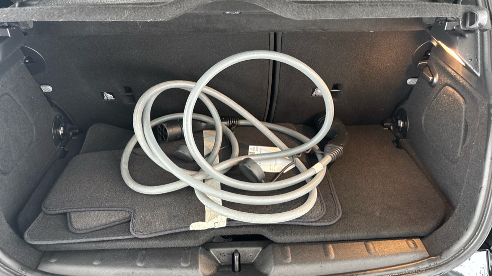 MINI HATCHBACK Image 22