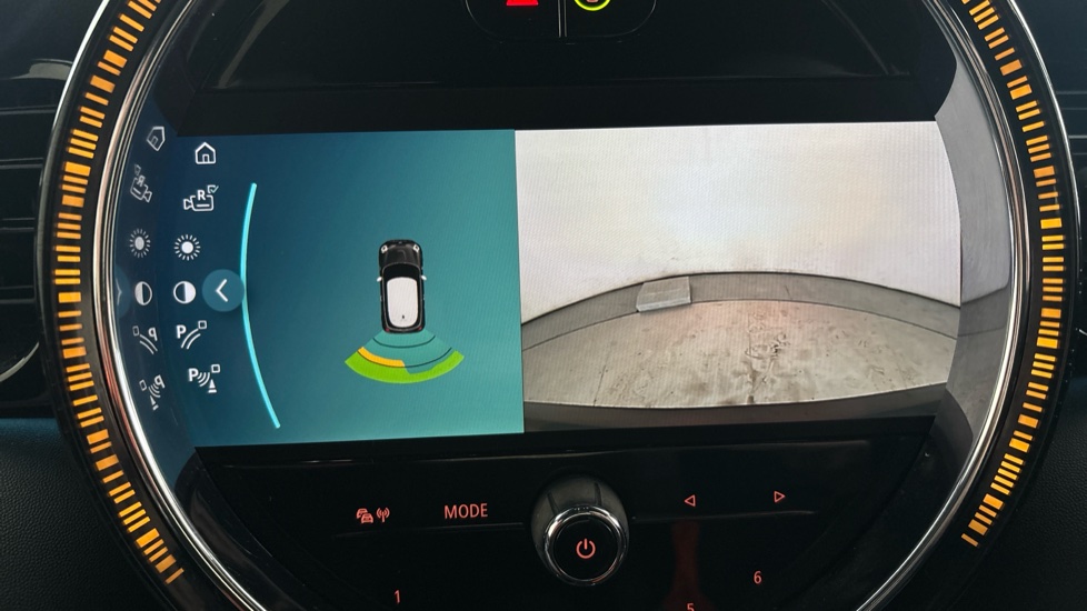 MINI HATCHBACK Reverse camera