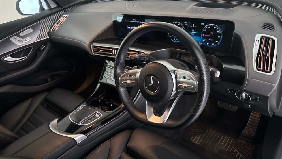 MERCEDES EQC Image 9