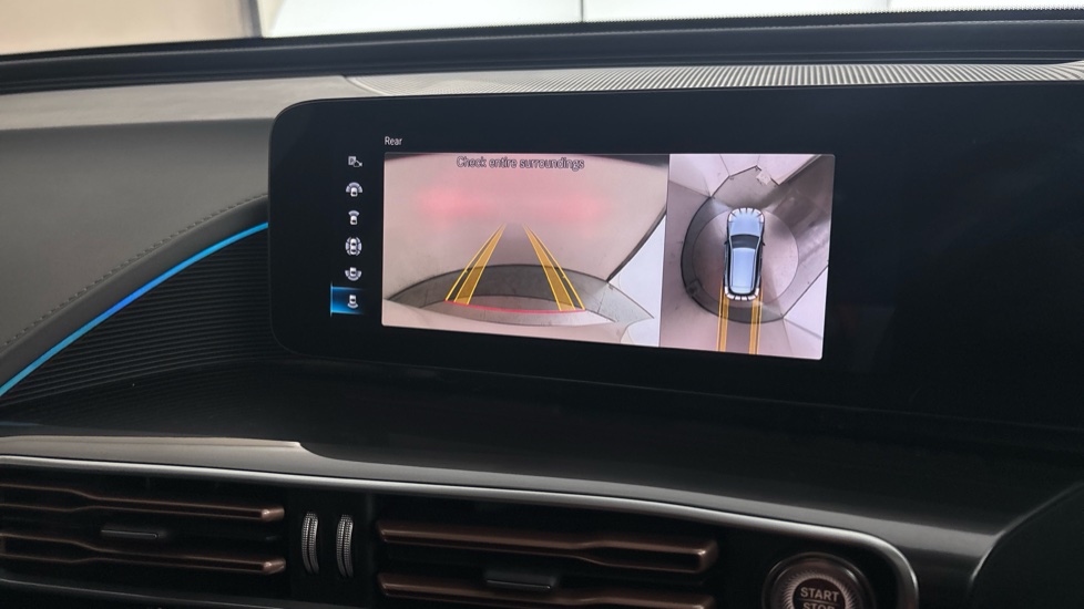 MERCEDES EQC reverse camera