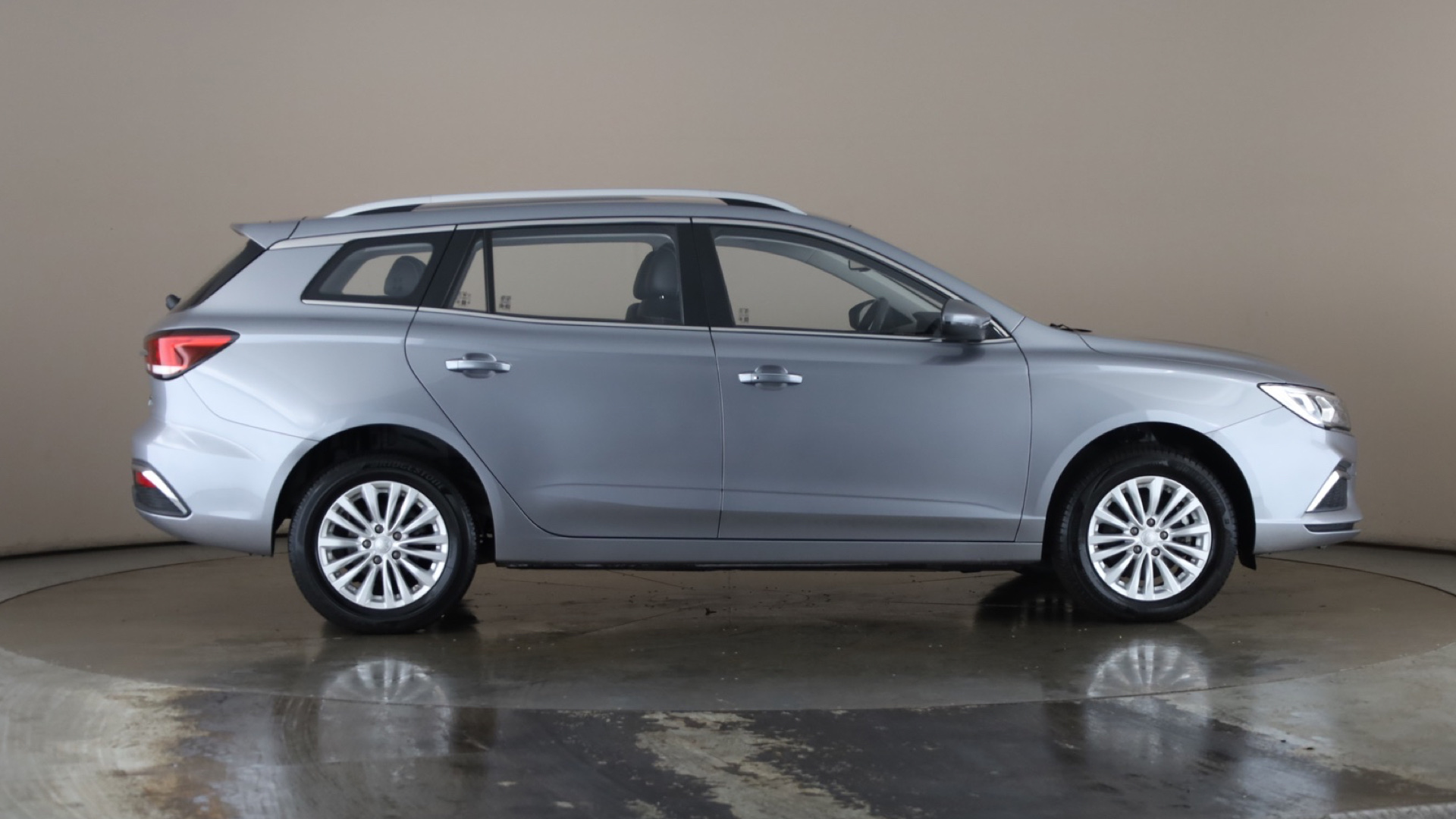 4020728 115kW Exclusive EV 61kWh 5dr Auto