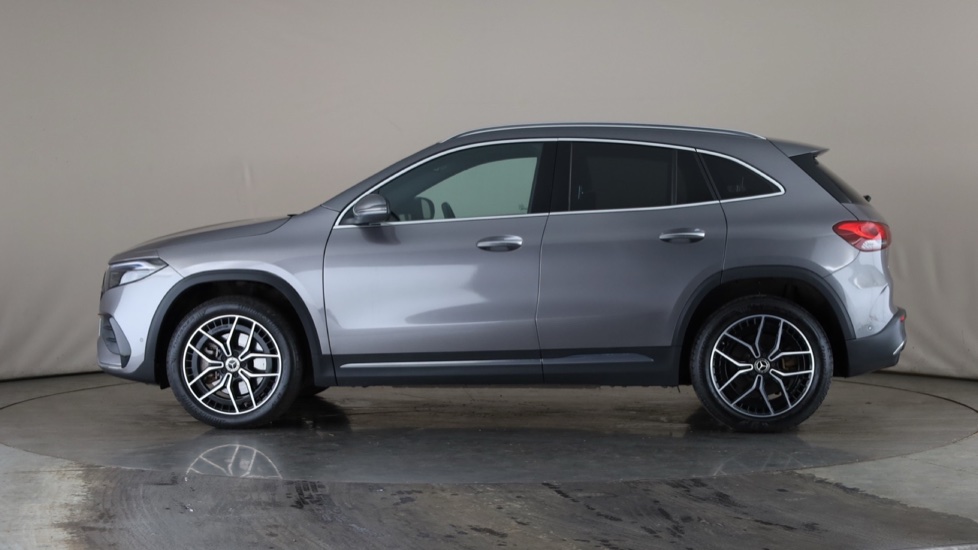 MERCEDES EQA Image 2