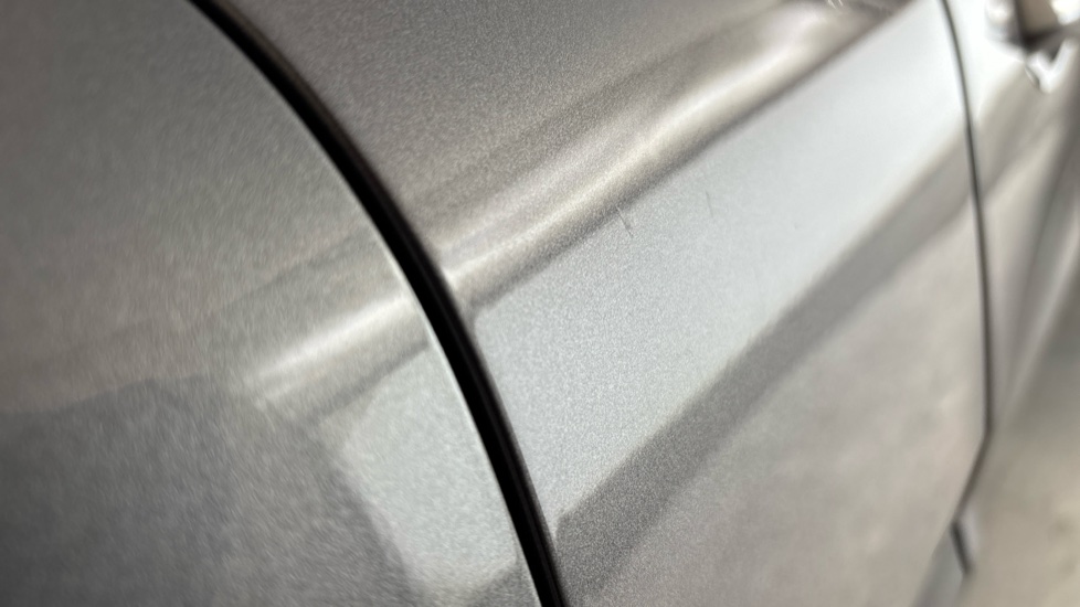MERCEDES EQA Dent and scratch