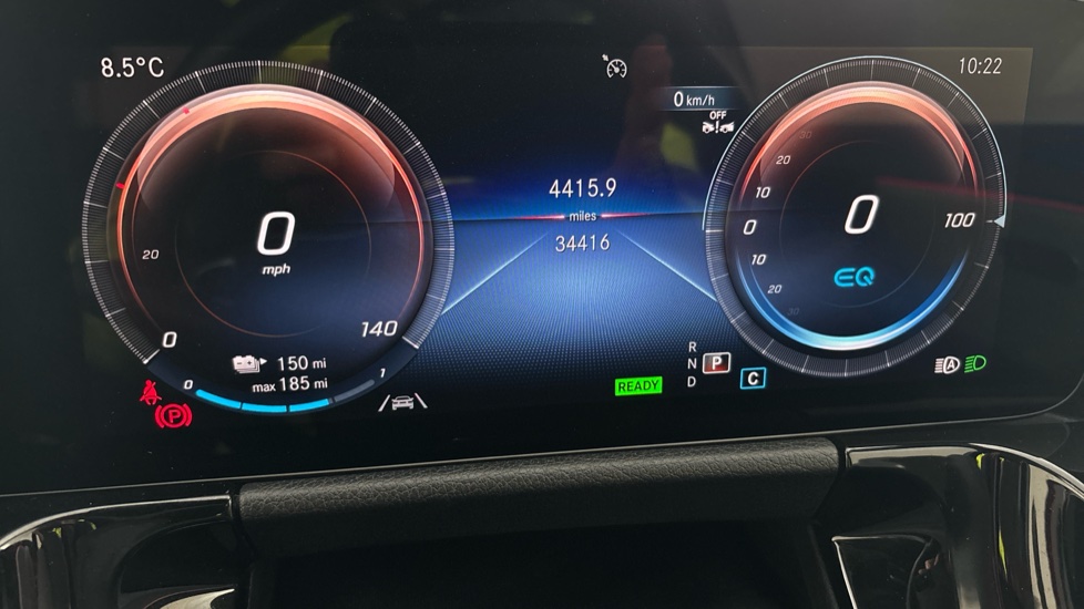 MERCEDES EQA Image 13