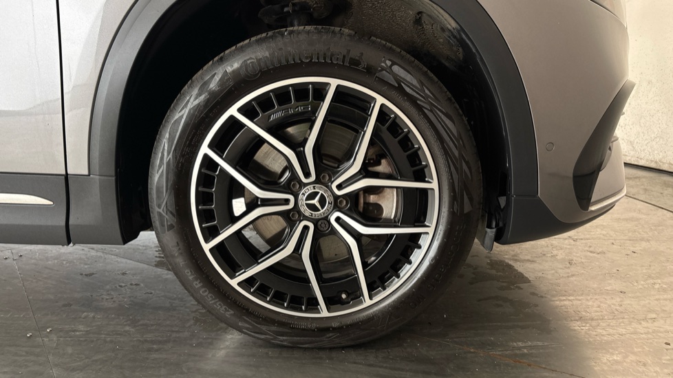 MERCEDES EQA Image 20