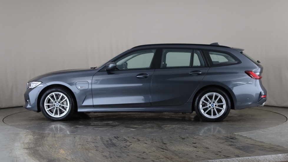 BMW 3 SERIES Image 2