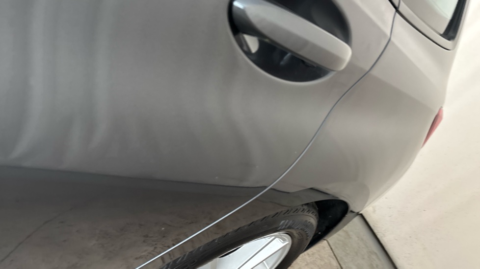 BMW 3 SERIES dent