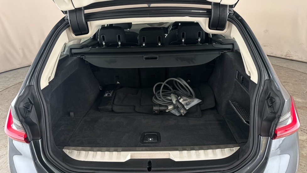 BMW 3 SERIES Image 15