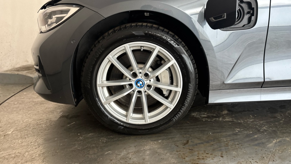 BMW 3 SERIES Image 17