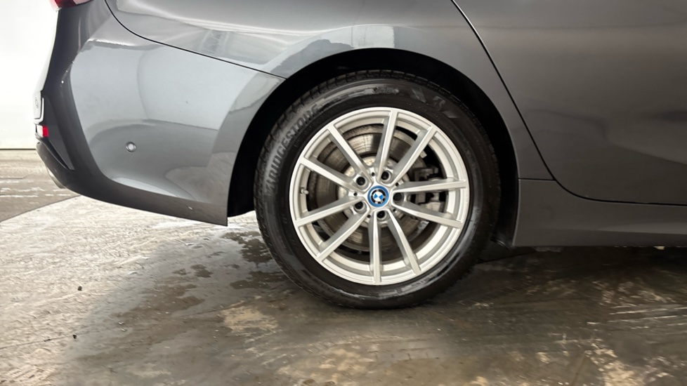 BMW 3 SERIES Image 19