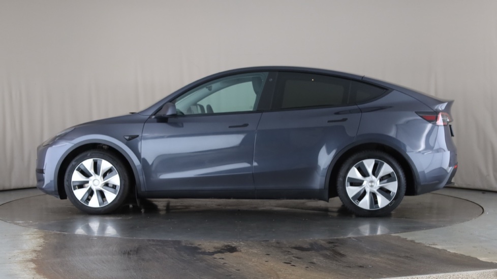 TESLA MODEL Y Image 2