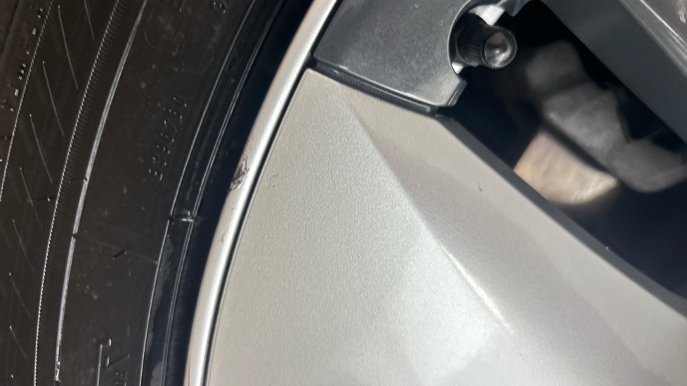 TESLA MODEL Y scuff