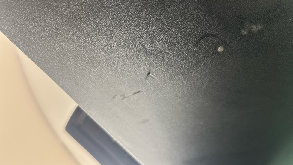 TESLA MODEL Y scuff