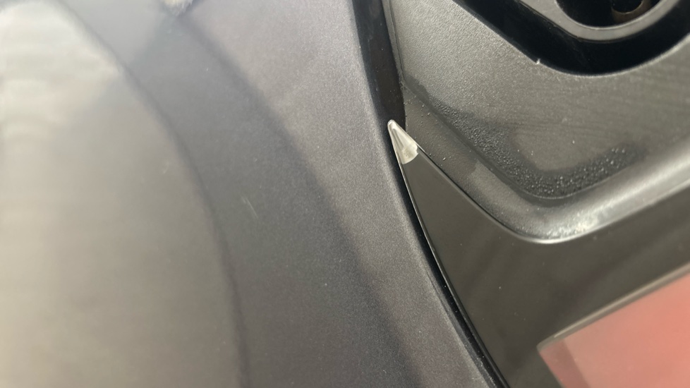 TESLA MODEL Y imperfection