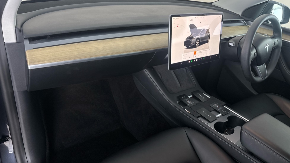 TESLA MODEL Y Image 10