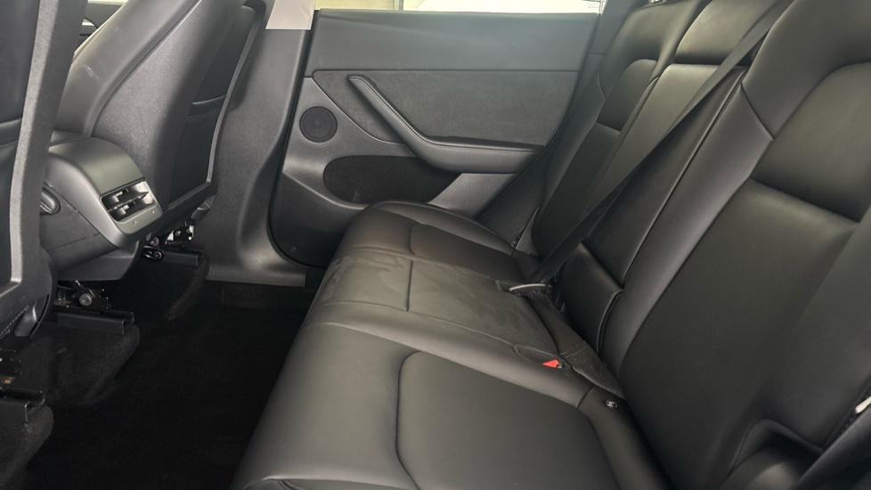 TESLA MODEL Y Image 14