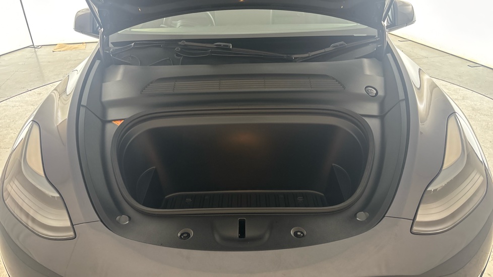 TESLA MODEL Y Image 16