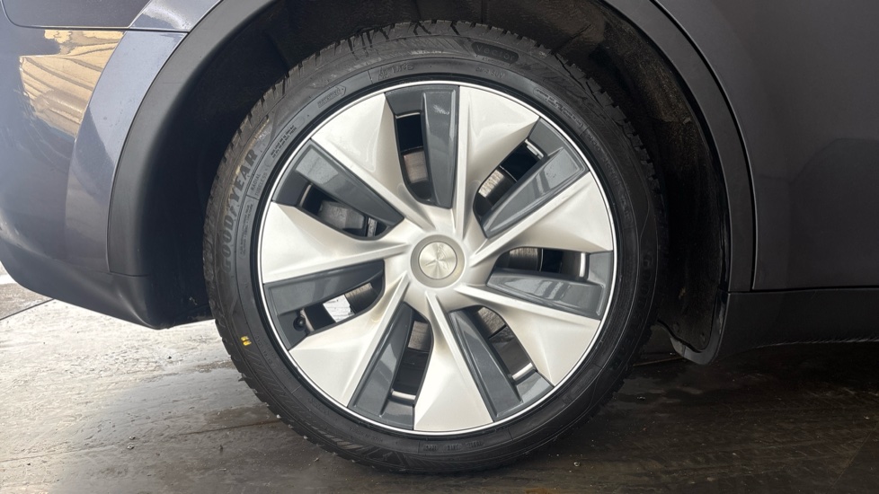 TESLA MODEL Y Image 19