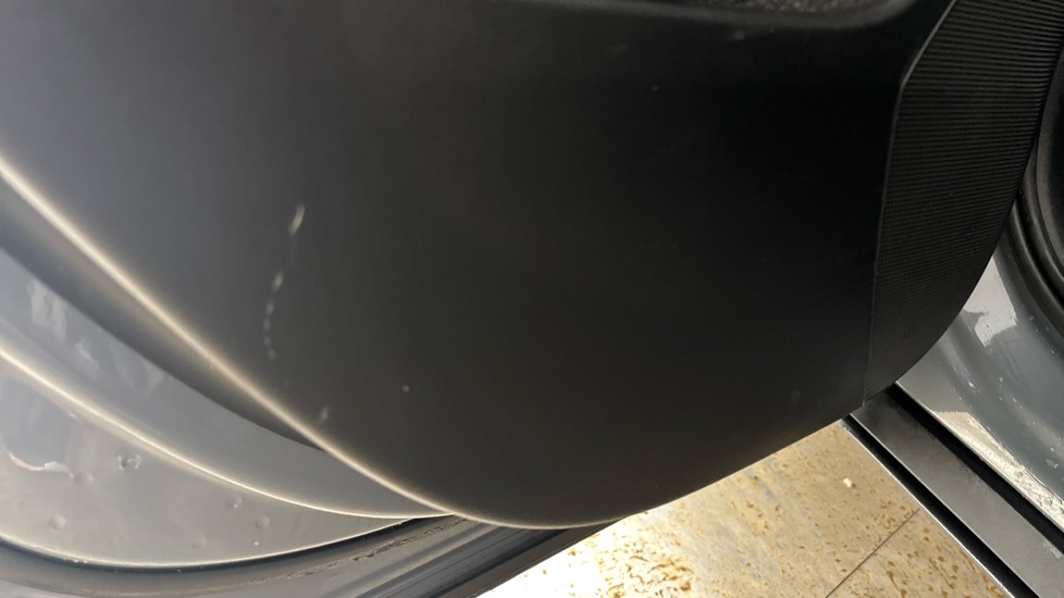 VOLVO XC40 scratches