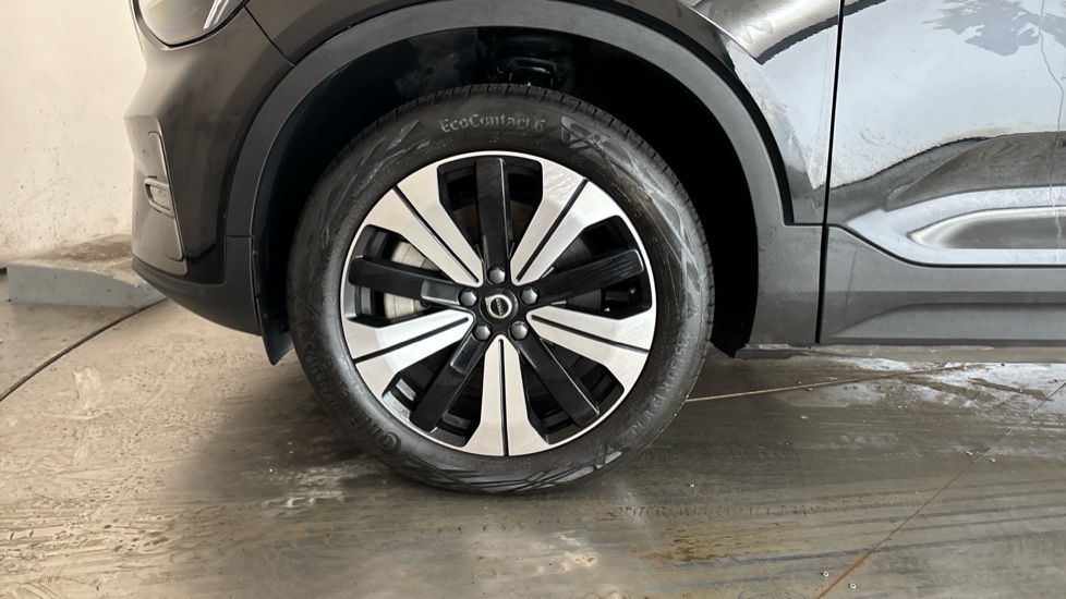 VOLVO XC40 Image 17